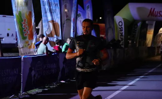 Pobiegli na Milę! Bieg dostarczył zawodnikom sporo wrażeń [WIDEO] - 43